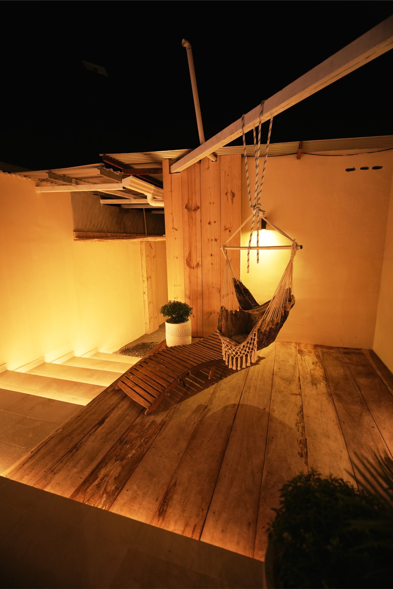 Interior acogedor de la cabaña de Nomara